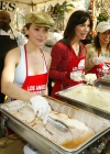 celebritiesreachouttohomeless-007.jpg