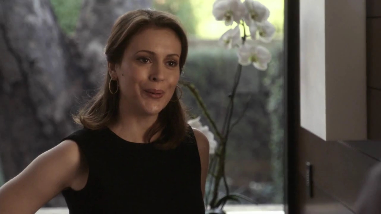 Charmed-Online-dot-net_BreakingIn1x02-0572.jpg