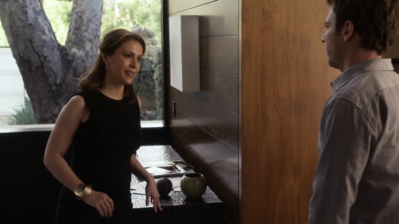 Charmed-Online-dot-net_BreakingIn1x02-0589.jpg