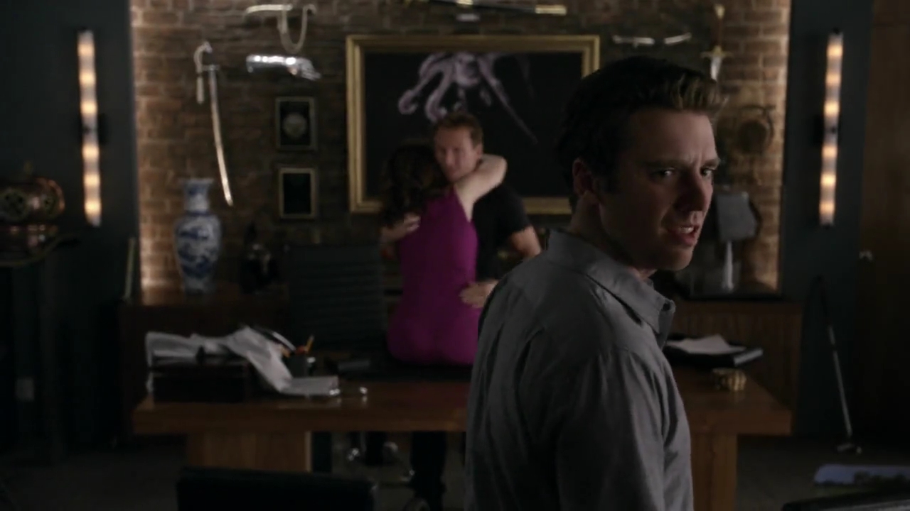 Charmed-Online-dot-net_BreakingIn1x02-0847.jpg