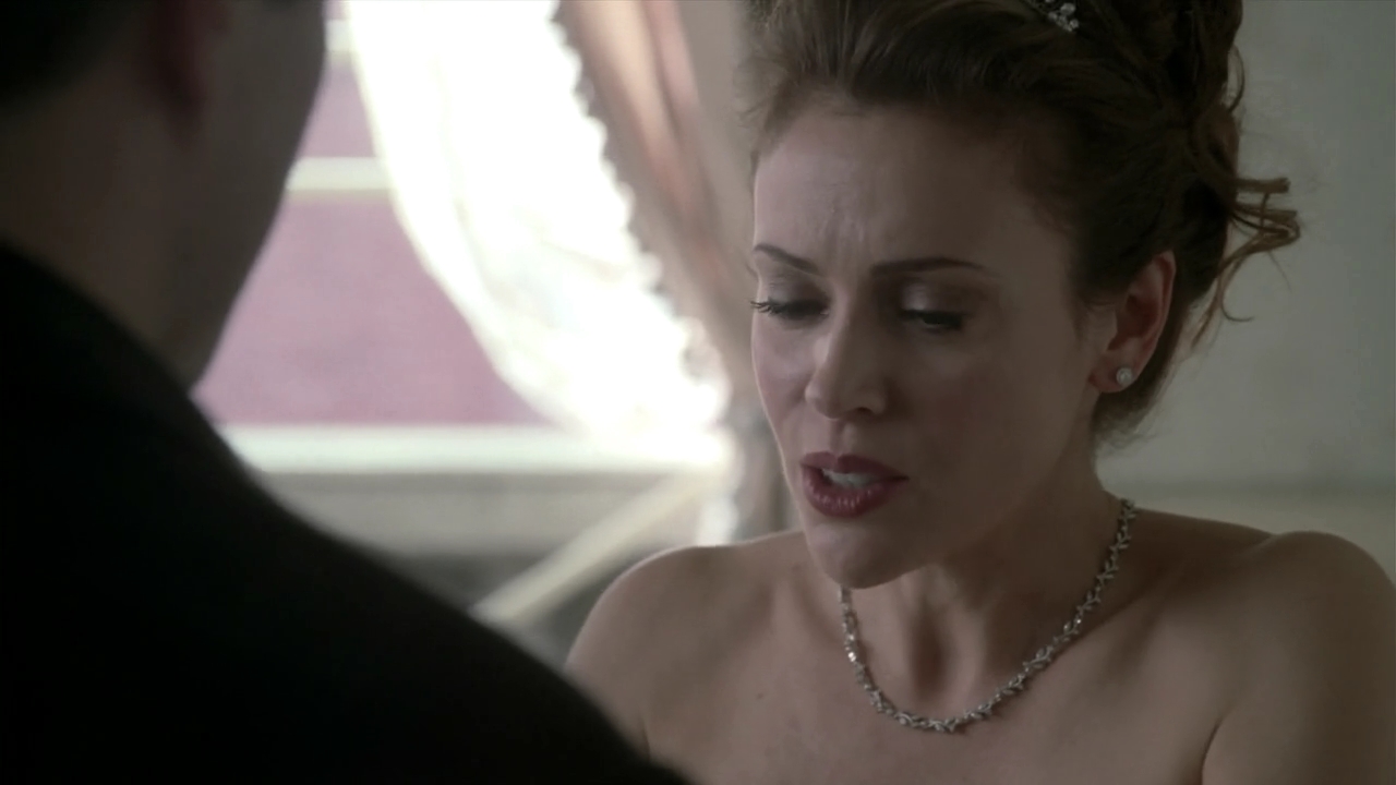 Charmed-Online_dot_nl-Castle2x120426.jpg