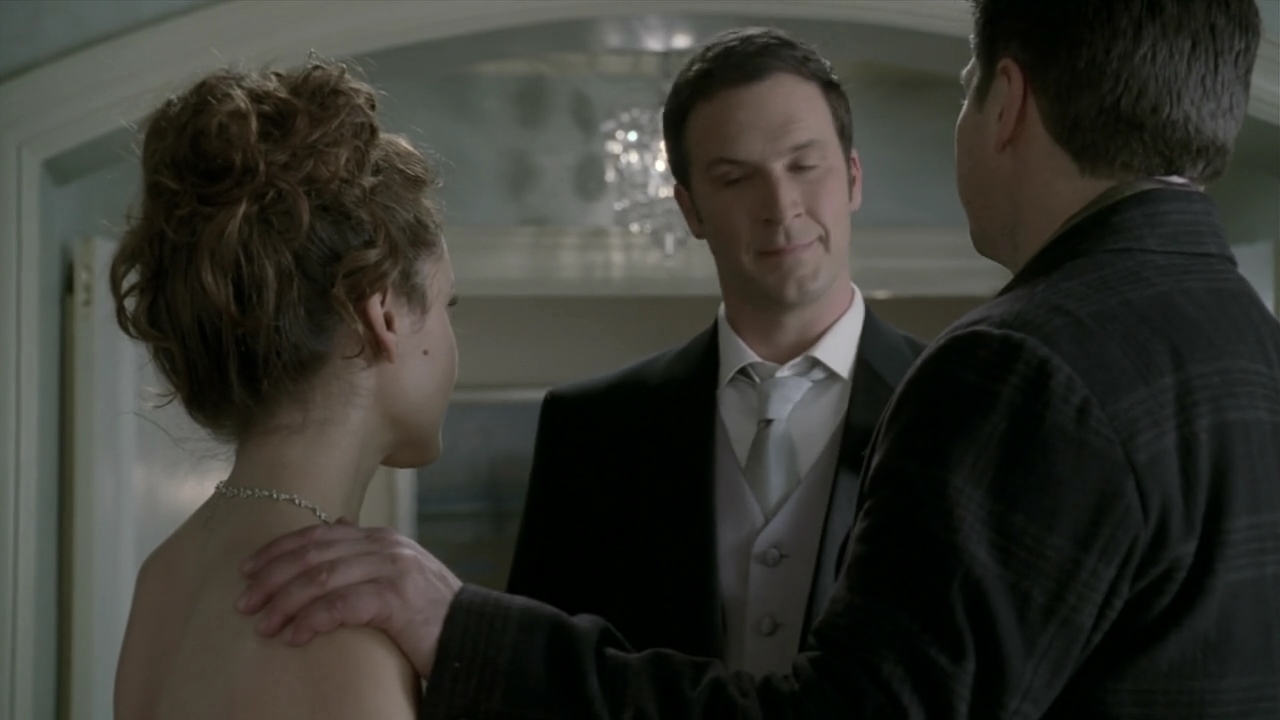 Charmed-Online_dot_nl-Castle2x120509.jpg