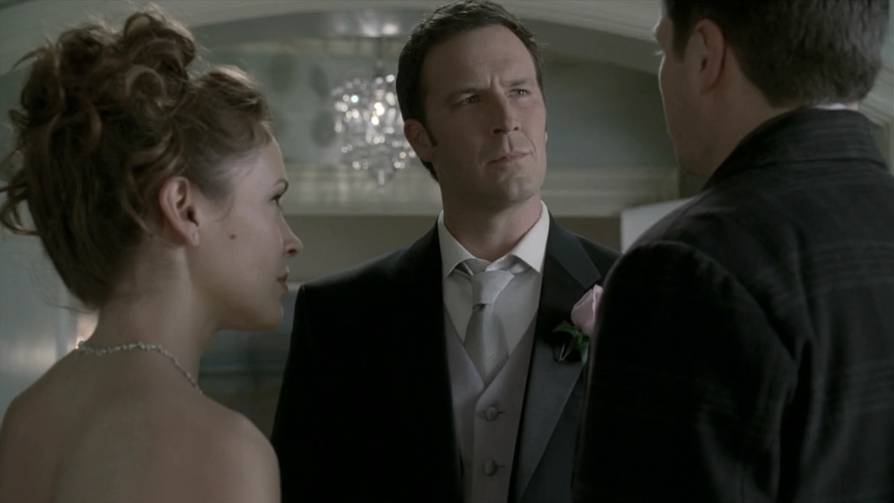 Charmed-Online_dot_nl-Castle2x120520.jpg