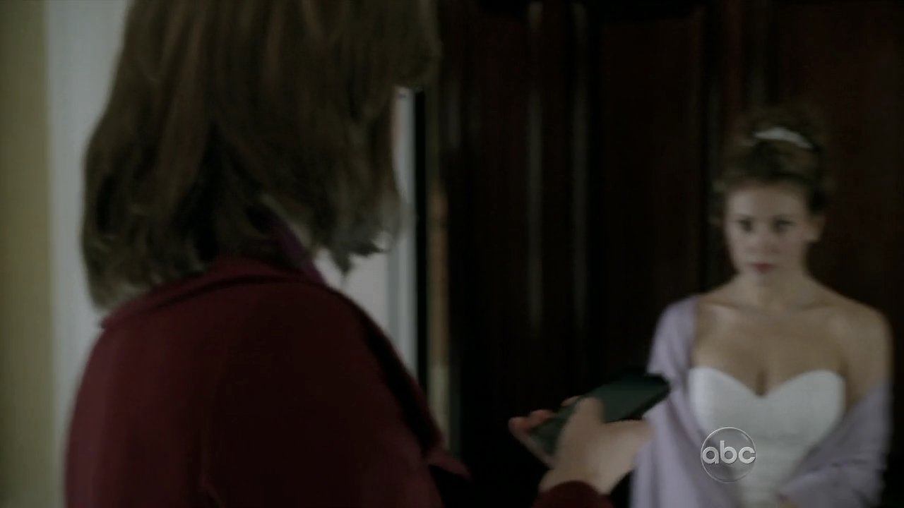 Charmed-Online_dot_nl-Castle2x120725.jpg