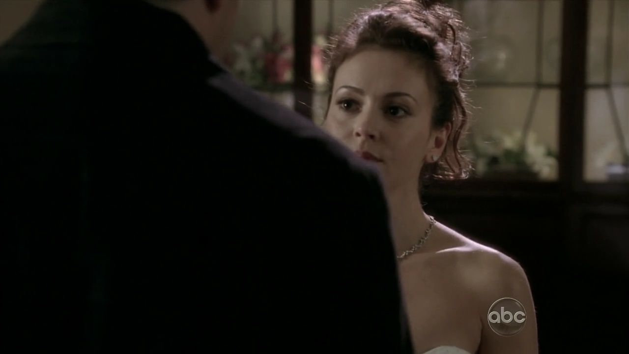 Charmed-Online_dot_nl-Castle2x120922.jpg