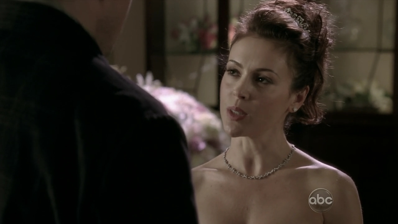 Charmed-Online_dot_nl-Castle2x120924.jpg