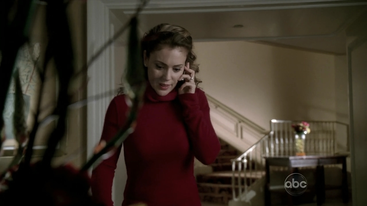 Charmed-Online_dot_nl-Castle2x121113.jpg