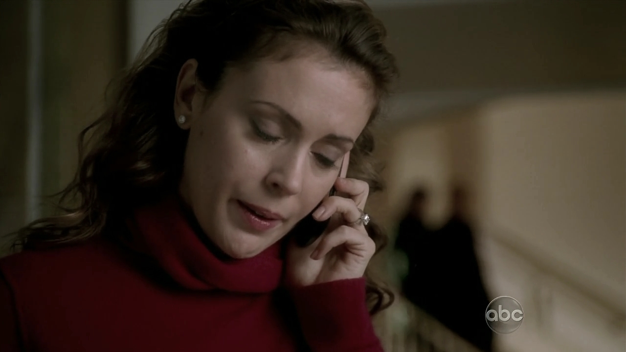Charmed-Online_dot_nl-Castle2x121125.jpg