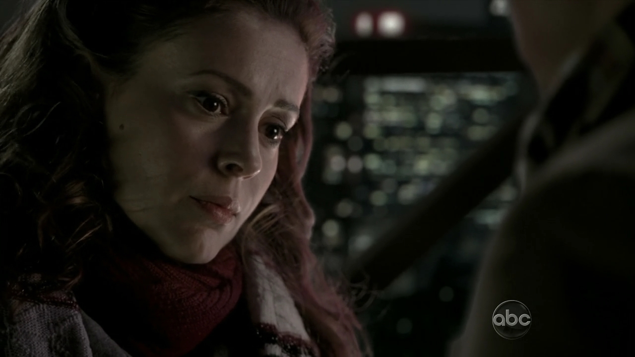 Charmed-Online_dot_nl-Castle2x121220.jpg