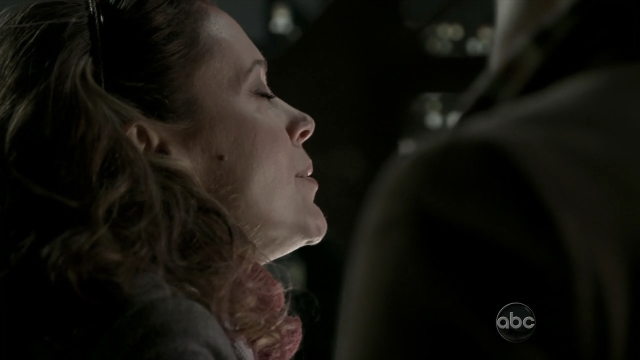 Charmed-Online_dot_nl-Castle2x121228.jpg