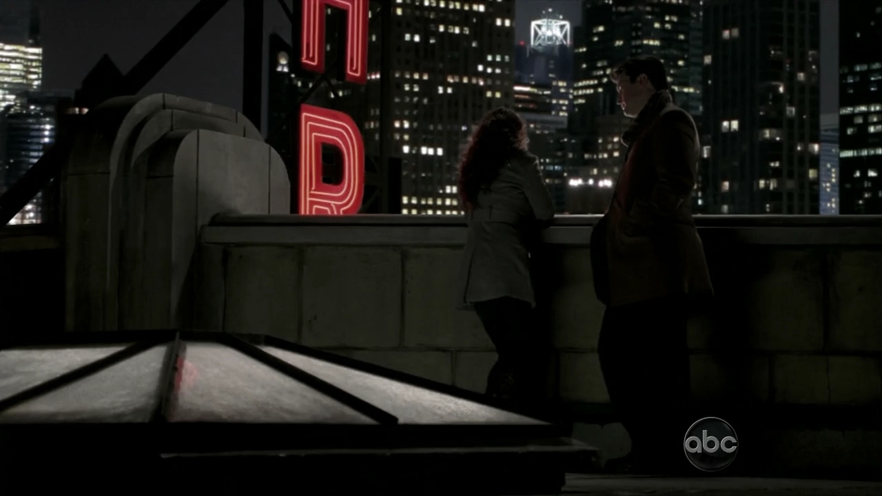 Charmed-Online_dot_nl-Castle2x121230.jpg