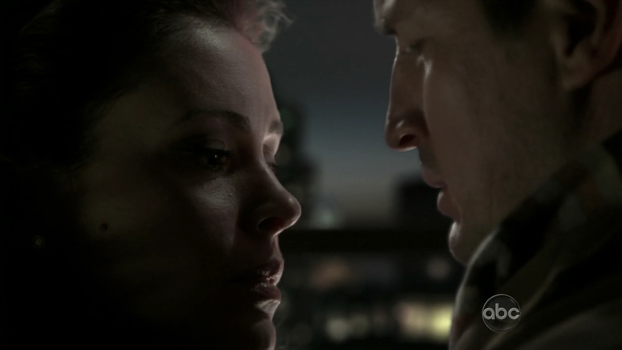 Charmed-Online_dot_nl-Castle2x121254.jpg