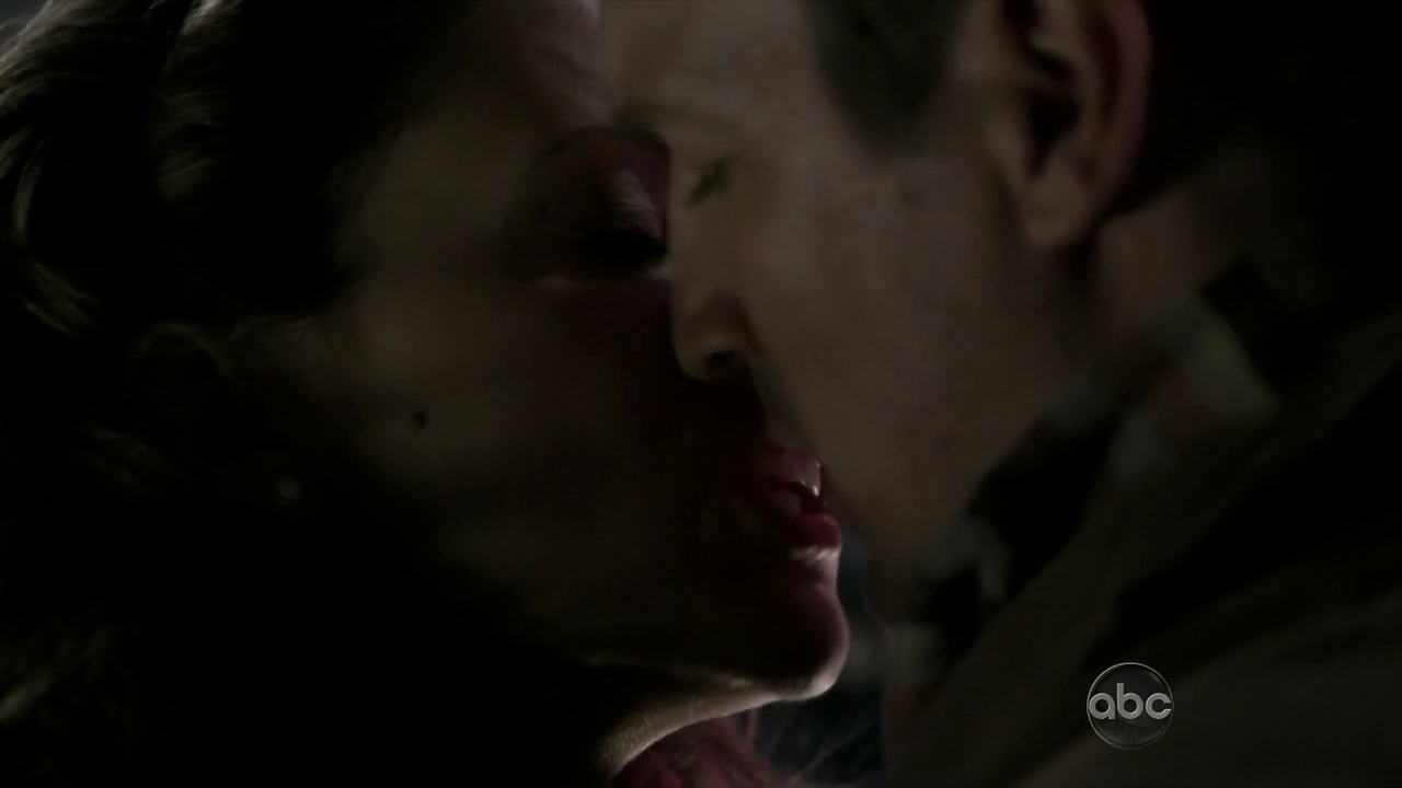 Charmed-Online_dot_nl-Castle2x121255.jpg