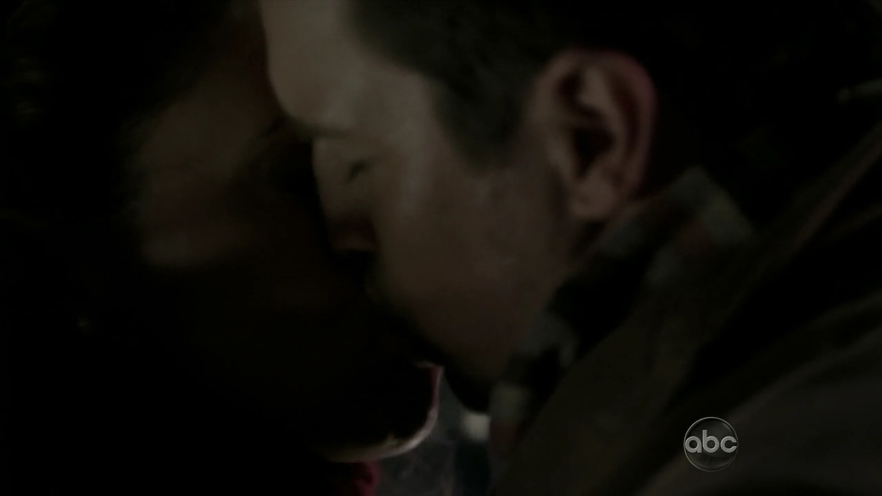 Charmed-Online_dot_nl-Castle2x121257.jpg