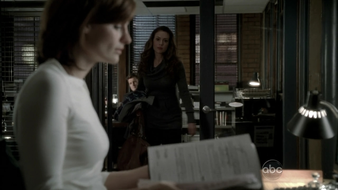 Charmed-Online_dot_nl-Castle2x121496.jpg