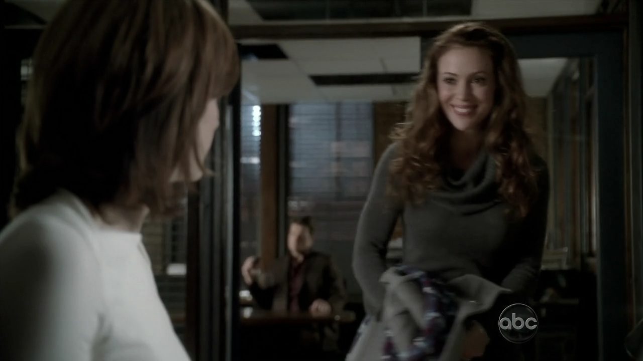 Charmed-Online_dot_nl-Castle2x121504.jpg
