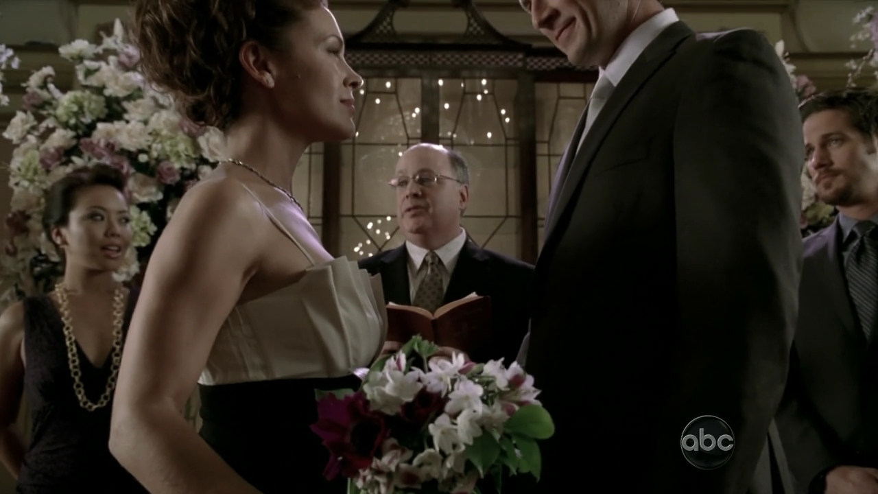 Charmed-Online_dot_nl-Castle2x121522.jpg
