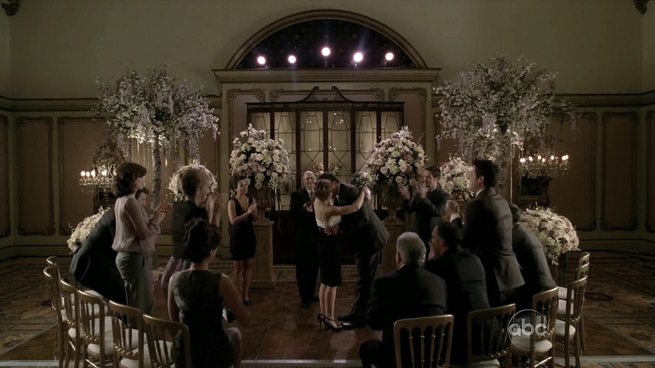 Charmed-Online_dot_nl-Castle2x121543.jpg
