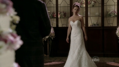 Charmed-Online_dot_nl-Castle2x120900.jpg