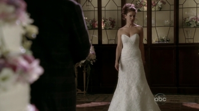 Charmed-Online_dot_nl-Castle2x120901.jpg