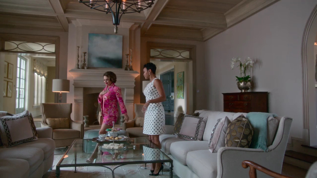 Charmed-Online-dot-NL_Insatiable1x01-1521.jpg