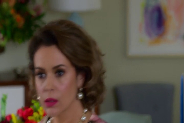 Charmed-Online-dot-NL_Insatiable1x03-0824.jpg