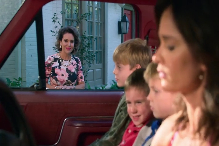 Charmed-Online-dot-NL_Insatiable1x03-0906.jpg