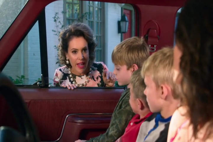 Charmed-Online-dot-NL_Insatiable1x03-0924.jpg
