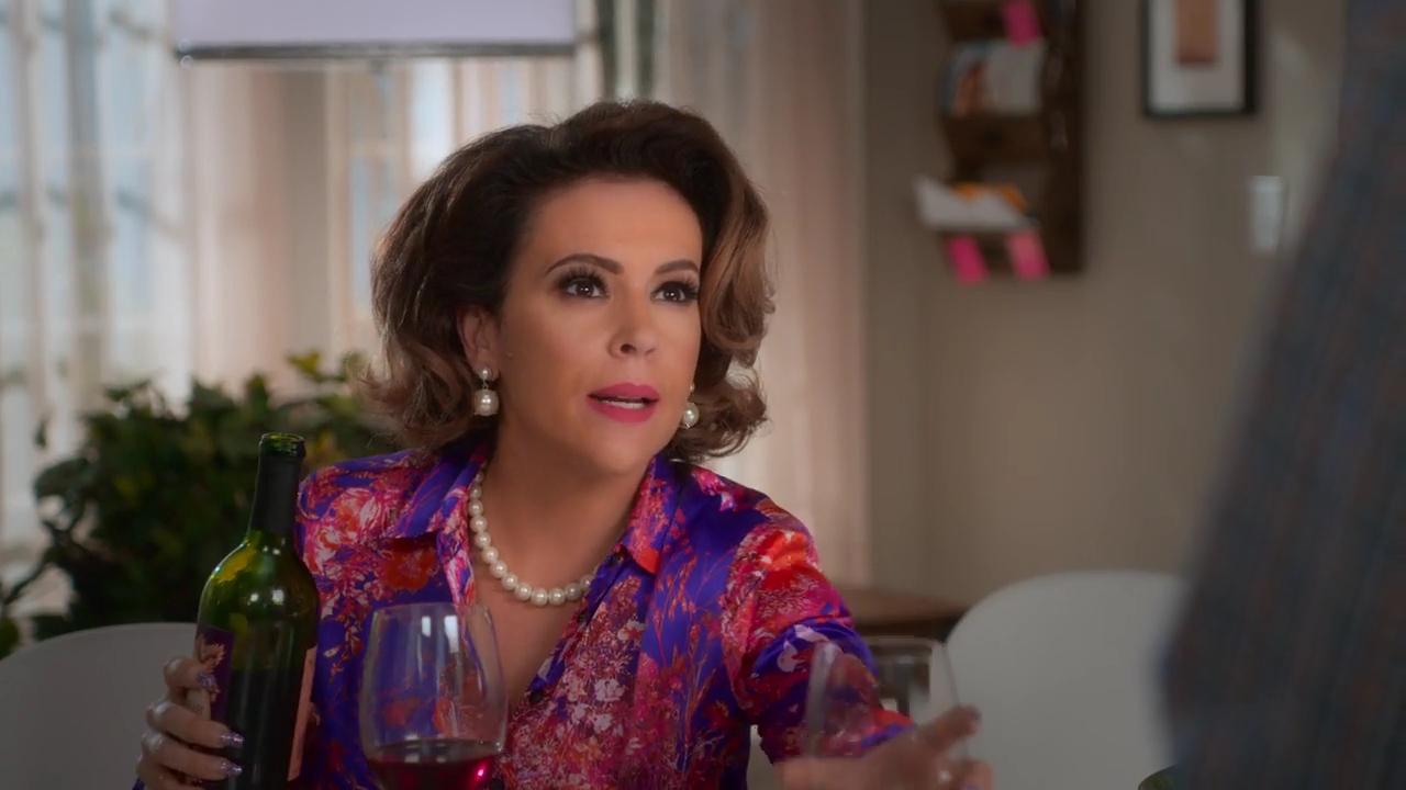 Charmed-Online-dot-NL_Insatiable1x04-0919.jpg