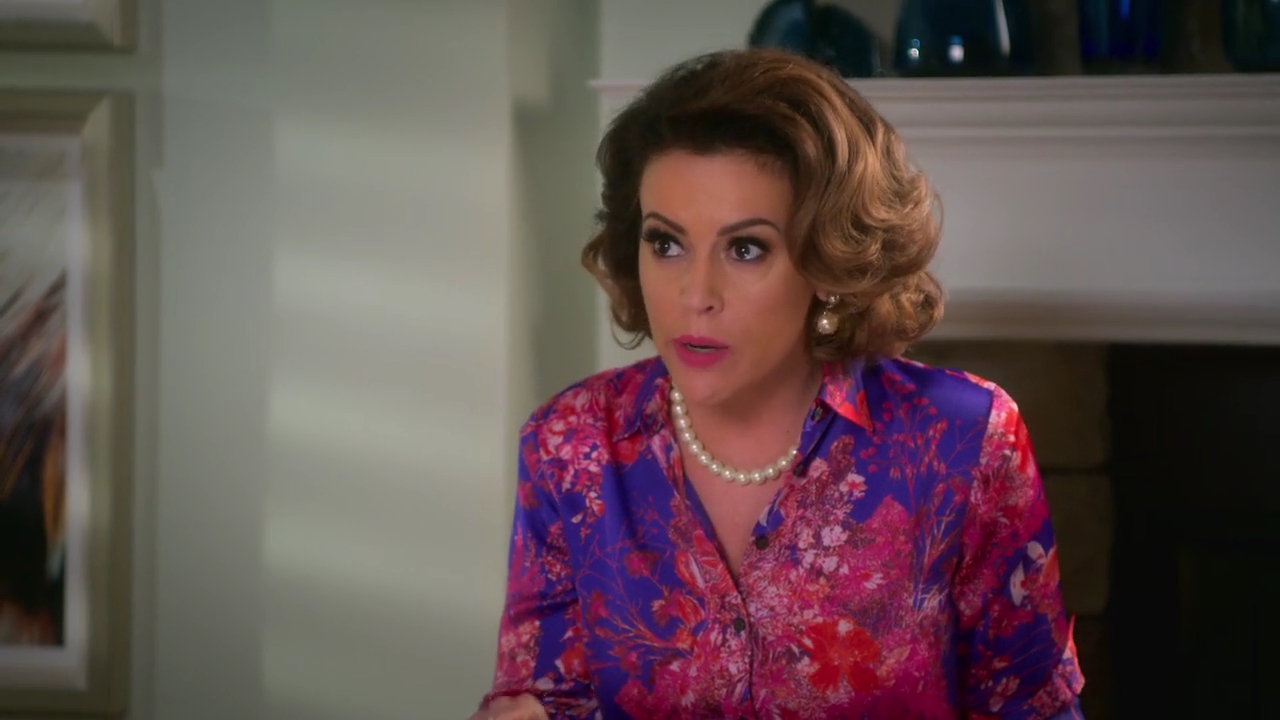 Charmed-Online-dot-NL_Insatiable1x04-1117.jpg