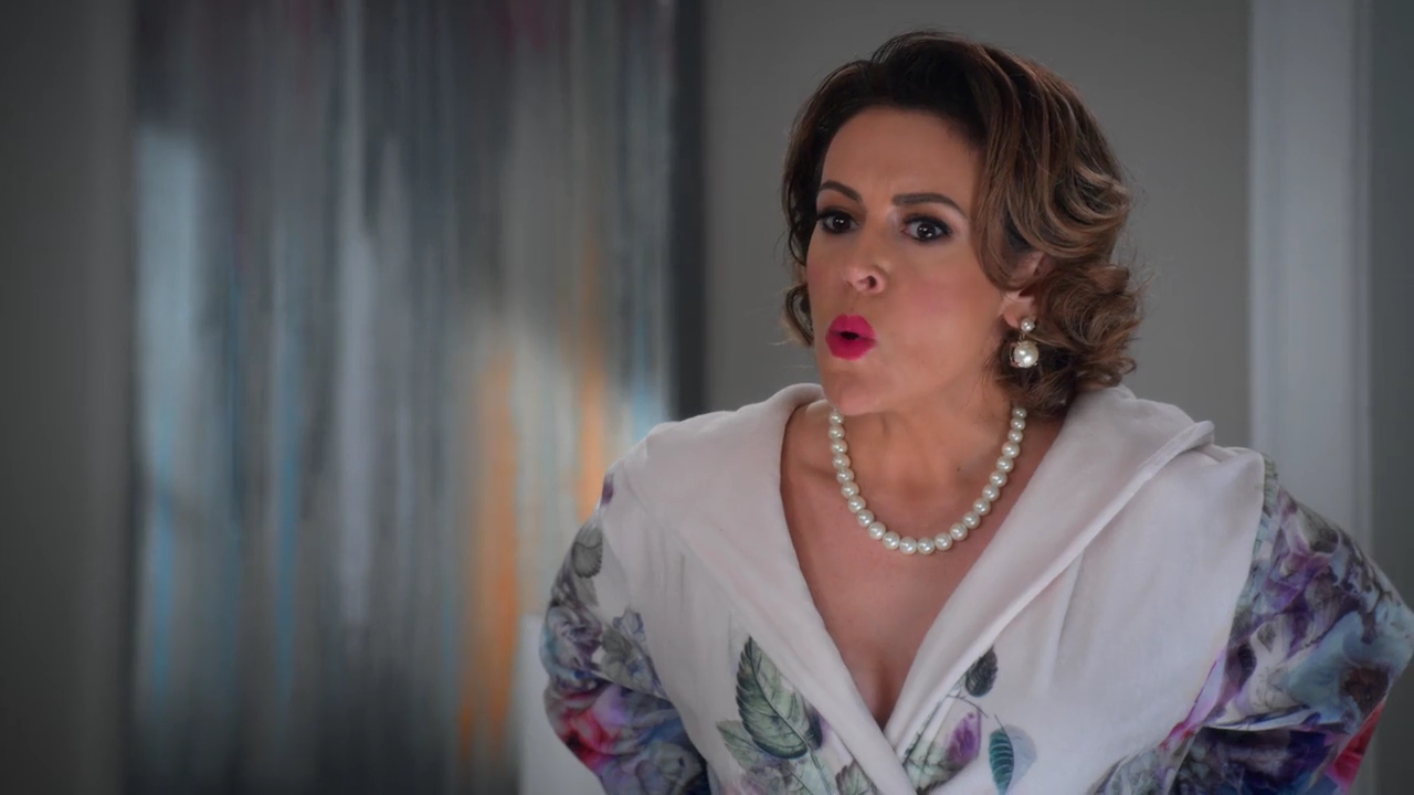 Charmed-Online-dot-NL_Insatiable1x04-1318.jpg