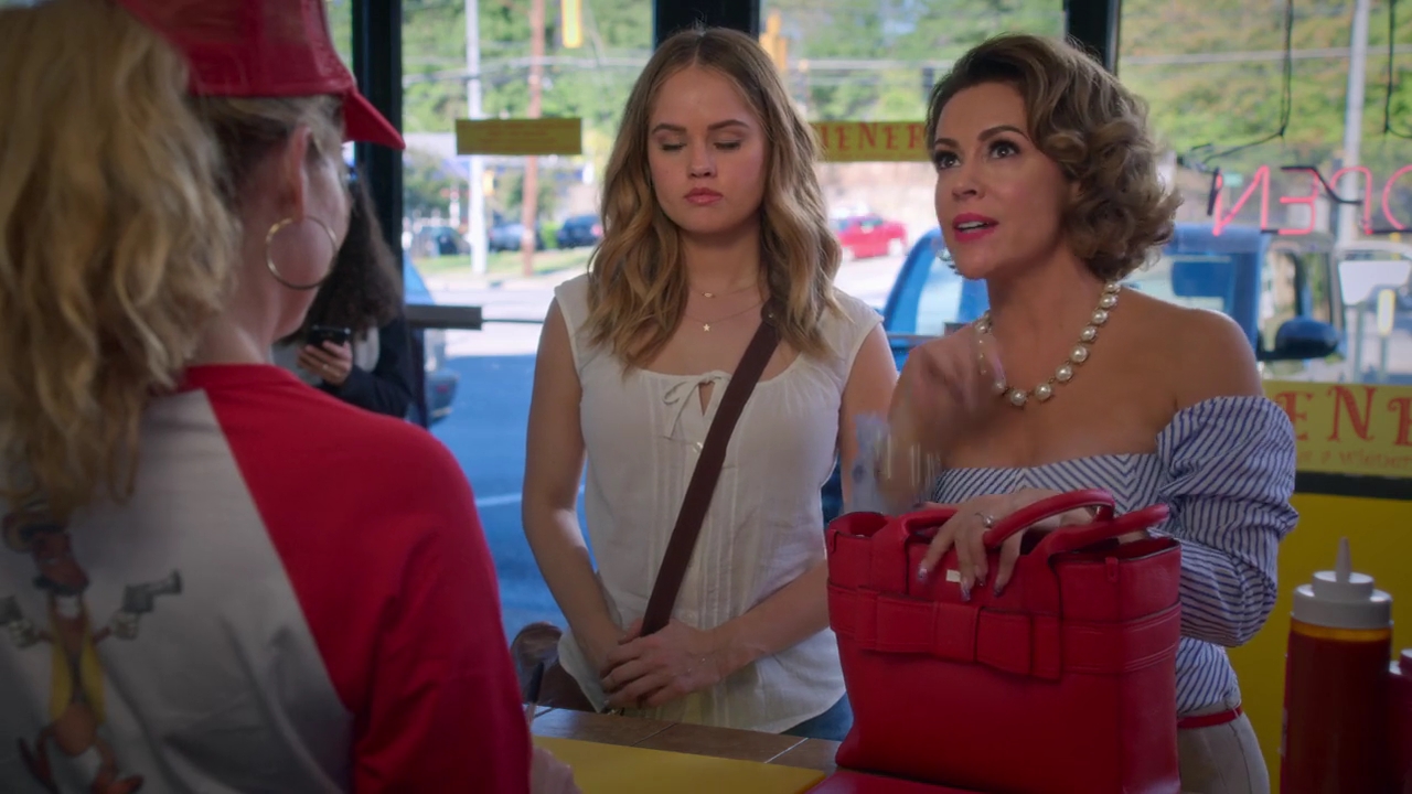 Charmed-Online-dot-NL_Insatiable1x04-1925.jpg
