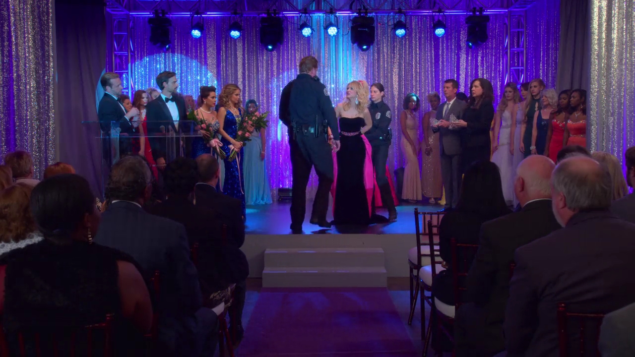 Charmed-Online-dot-NL_Insatiable1x04-4660.jpg