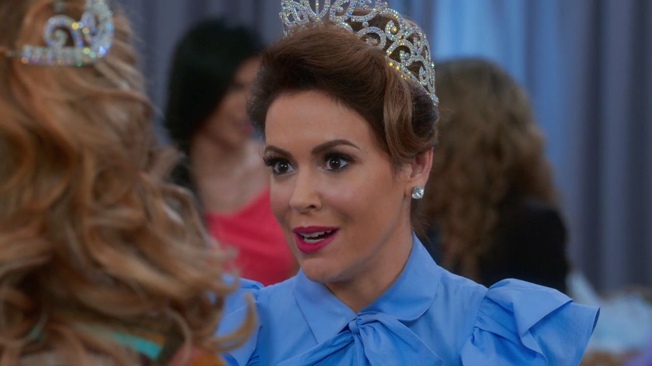 Charmed-Online-dot-NL_Insatiable1x04-5040.jpg