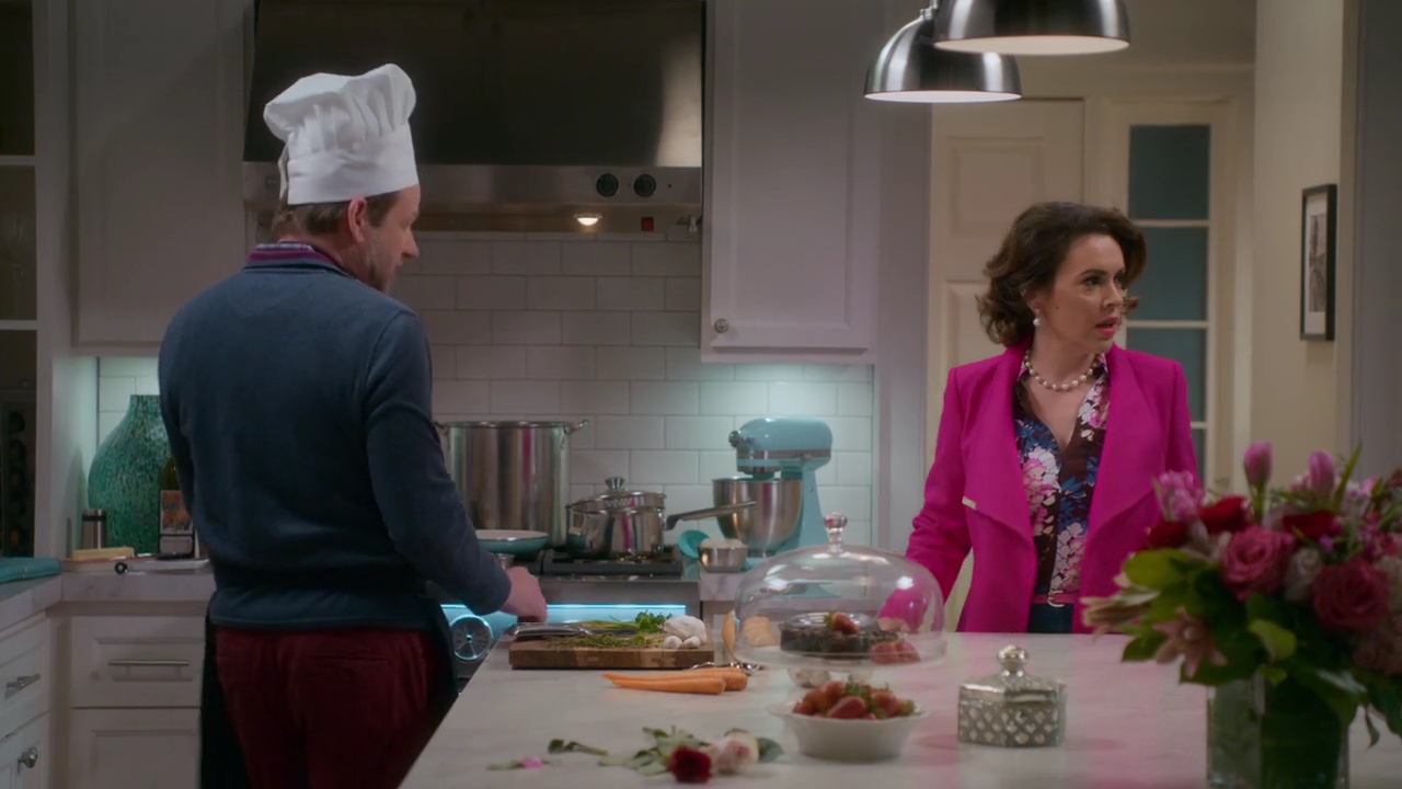 Charmed-Online-dot-NL_Insatiable1x08-0707.jpg