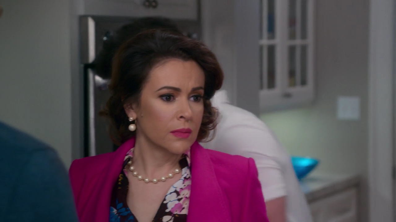 Charmed-Online-dot-NL_Insatiable1x08-0788.jpg