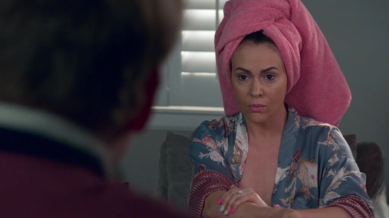 Charmed-Online-dot-NL_Insatiable1x10-0317.jpg