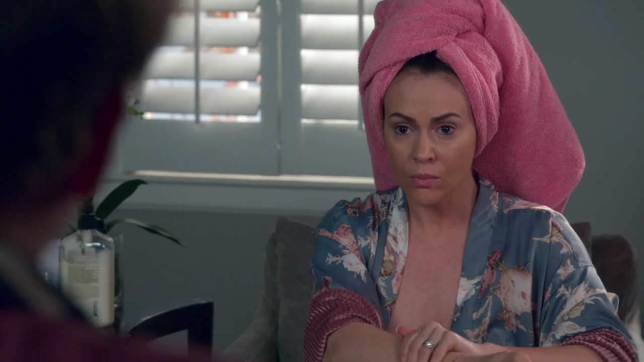 Charmed-Online-dot-NL_Insatiable1x10-0318.jpg