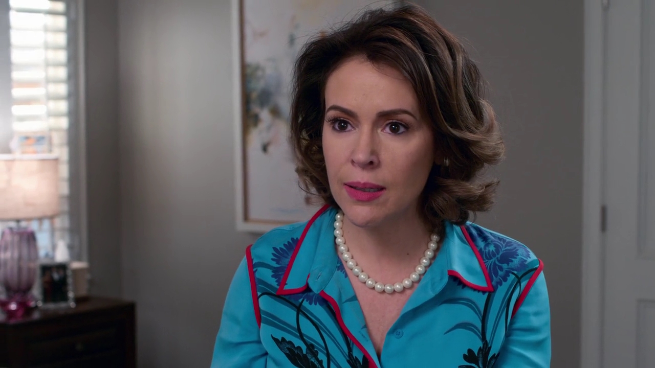 Charmed-Online-dot-NL_Insatiable1x10-1306.jpg
