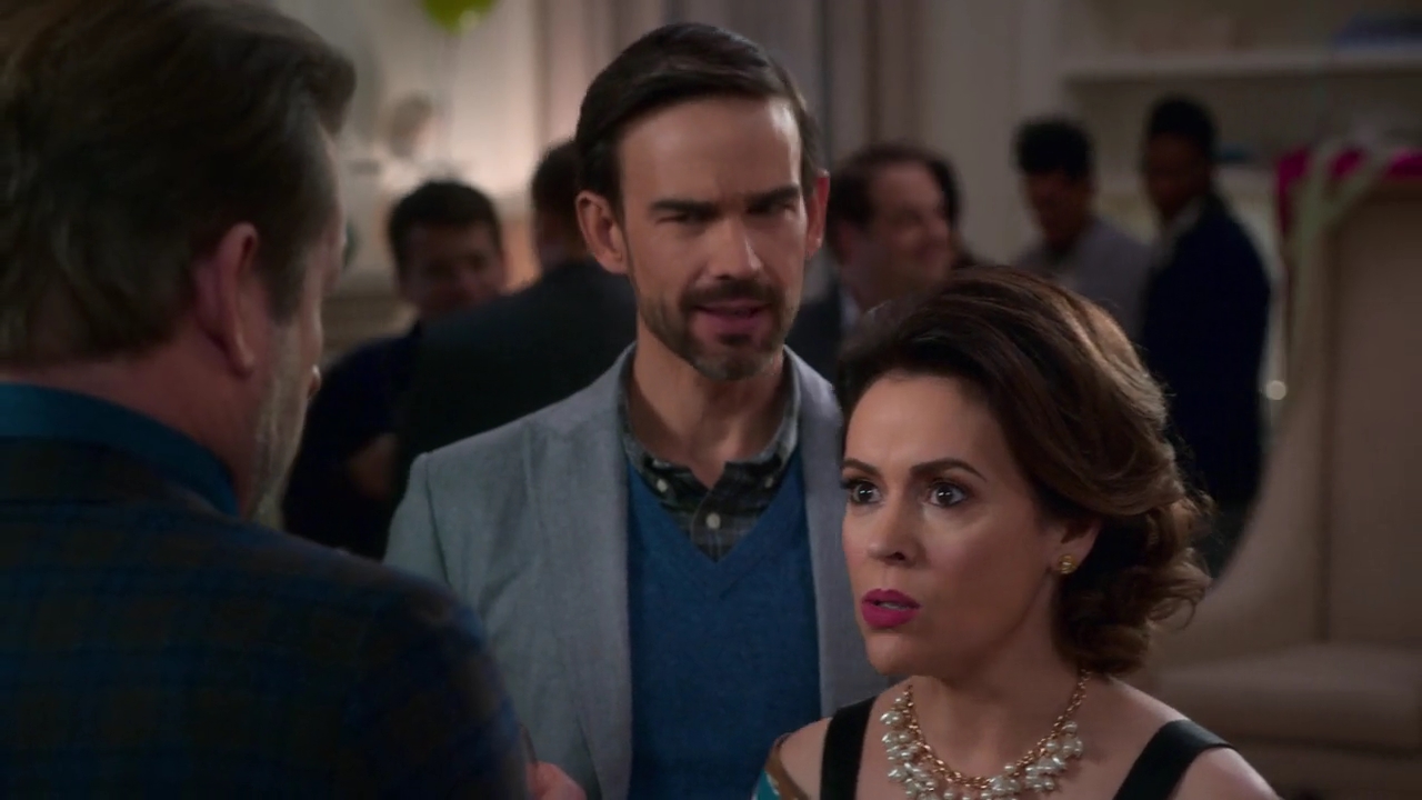 Charmed-Online-dot-NL_Insatiable1x10-2022.jpg