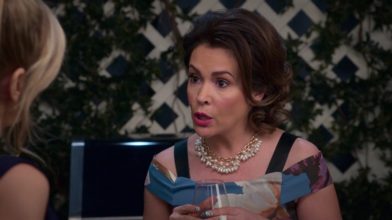 Charmed-Online-dot-NL_Insatiable1x10-2351.jpg