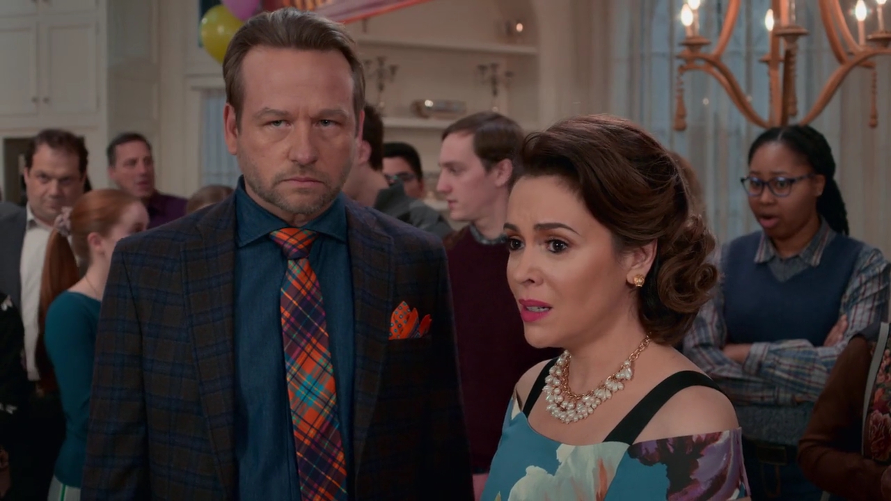 Charmed-Online-dot-NL_Insatiable1x10-3309.jpg