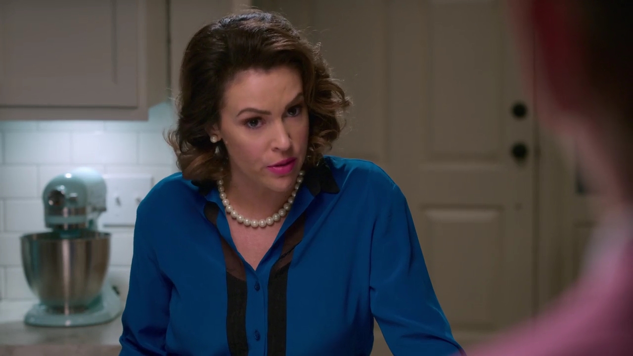 Charmed-Online-dot-NL_Insatiable1x11-0574.jpg