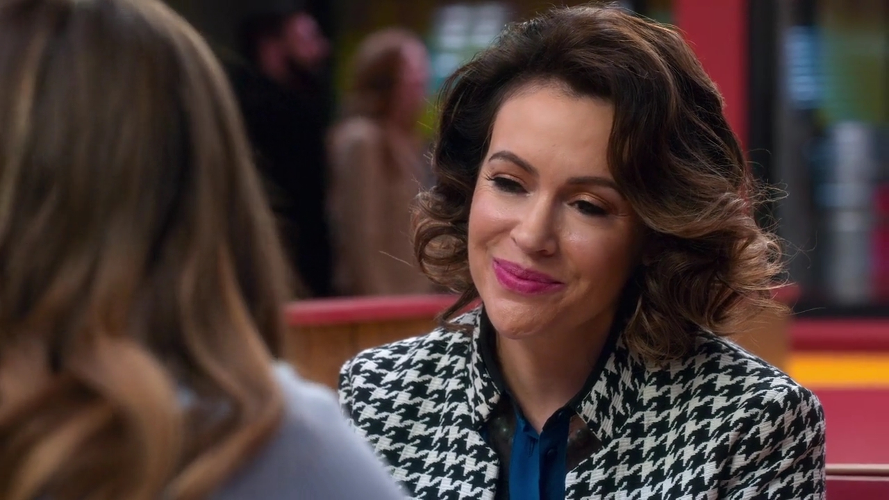 Charmed-Online-dot-NL_Insatiable1x11-1227.jpg