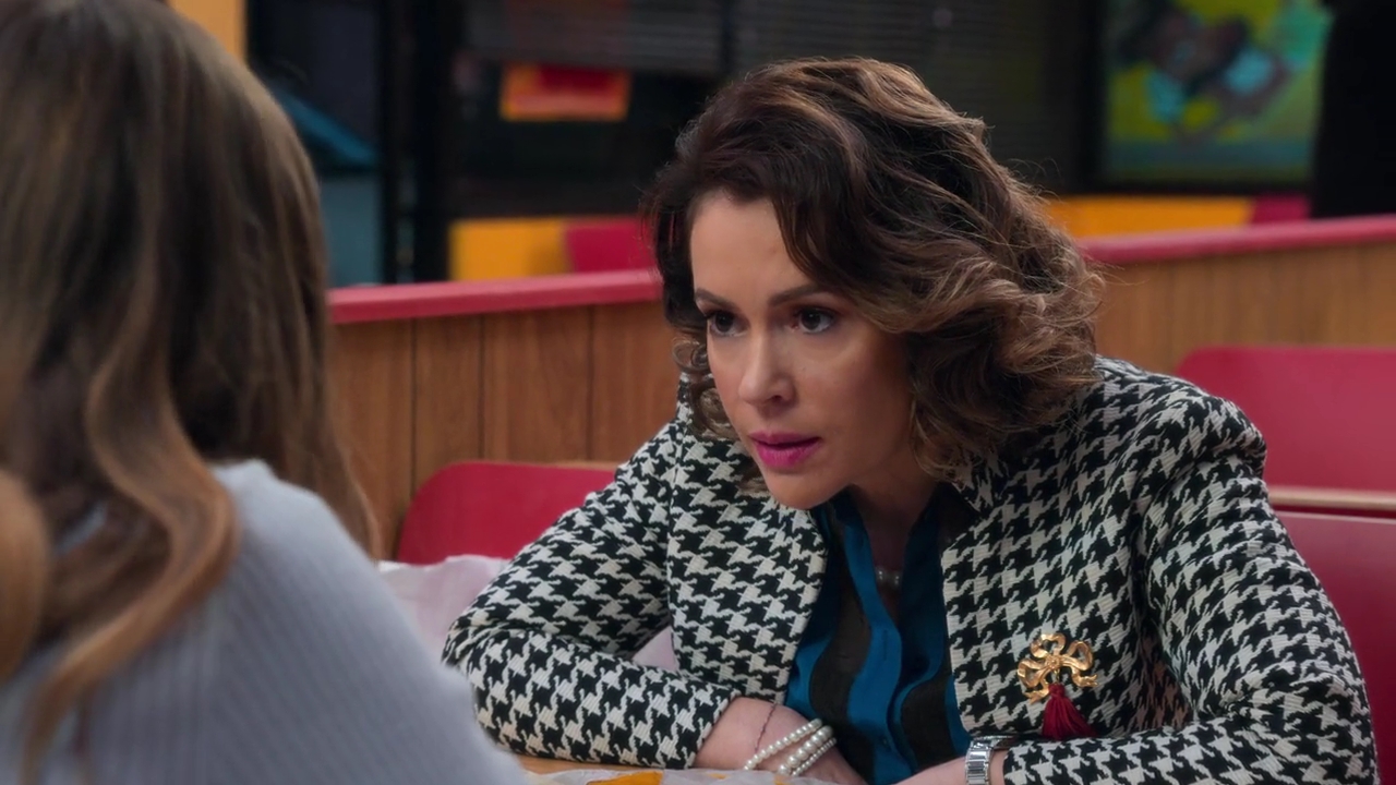 Charmed-Online-dot-NL_Insatiable1x11-1252.jpg
