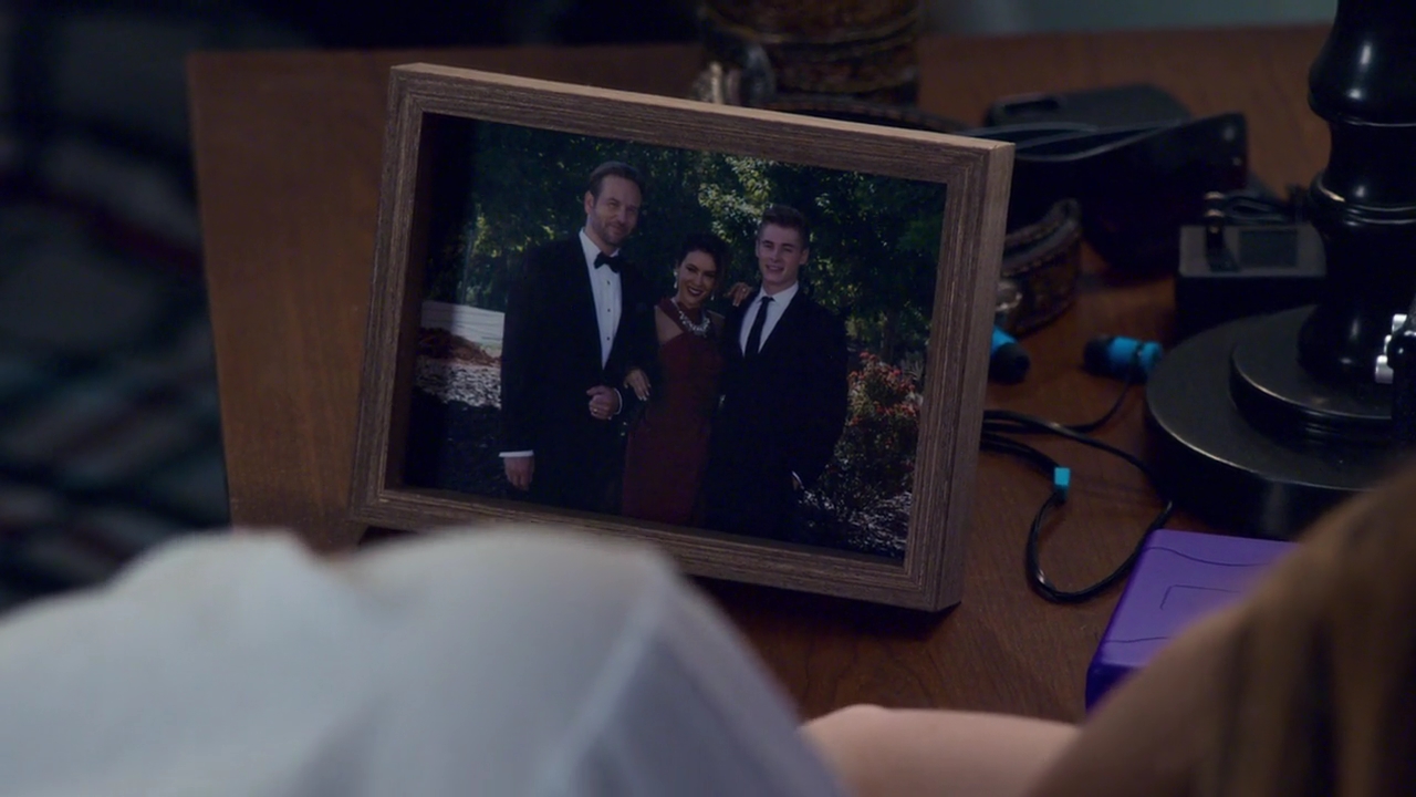 Charmed-Online-dot-NL_Insatiable1x11-1851.jpg