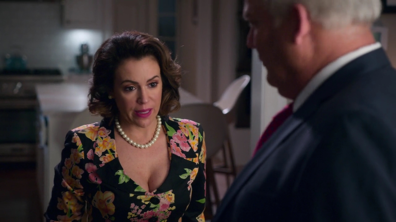 Charmed-Online-dot-NL_Insatiable1x11-2761.jpg