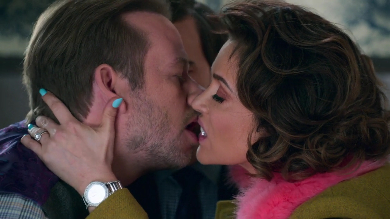 Charmed-Online-dot-NL_Insatiable1x12-1204.jpg