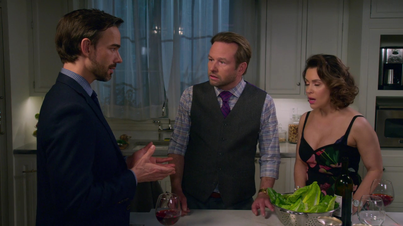 Charmed-Online-dot-NL_Insatiable1x12-2114.jpg