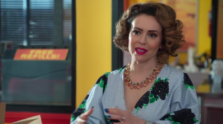 Charmed-Online-dot-nl_Insatiable2x04-00404.jpg